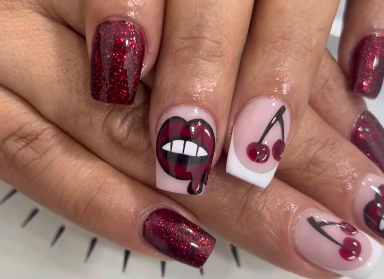 Uñas permanentes en Aura